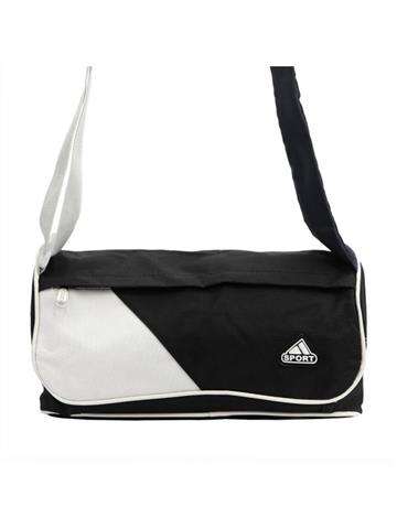 Černá sportovní taška přes rameno Sport 4310 z polyesteru se stříbrnými kováními a nastavitelným popruhem