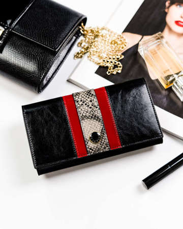Dámská kožená peněženka se vzorem hadí kůže - Peterson - černá