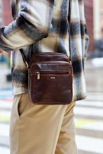 Prostorná kožená pánská taška s kapsami - Peterson