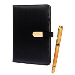 Dárková sada: černý elegantní blok A5 v linkách a kuličkové pero s černou náplní - Peterson